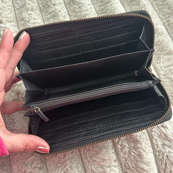 Gucci GG Marmont Zip Around Wallet Black Leather Gold Logo Continental - Picture 2 of 4
